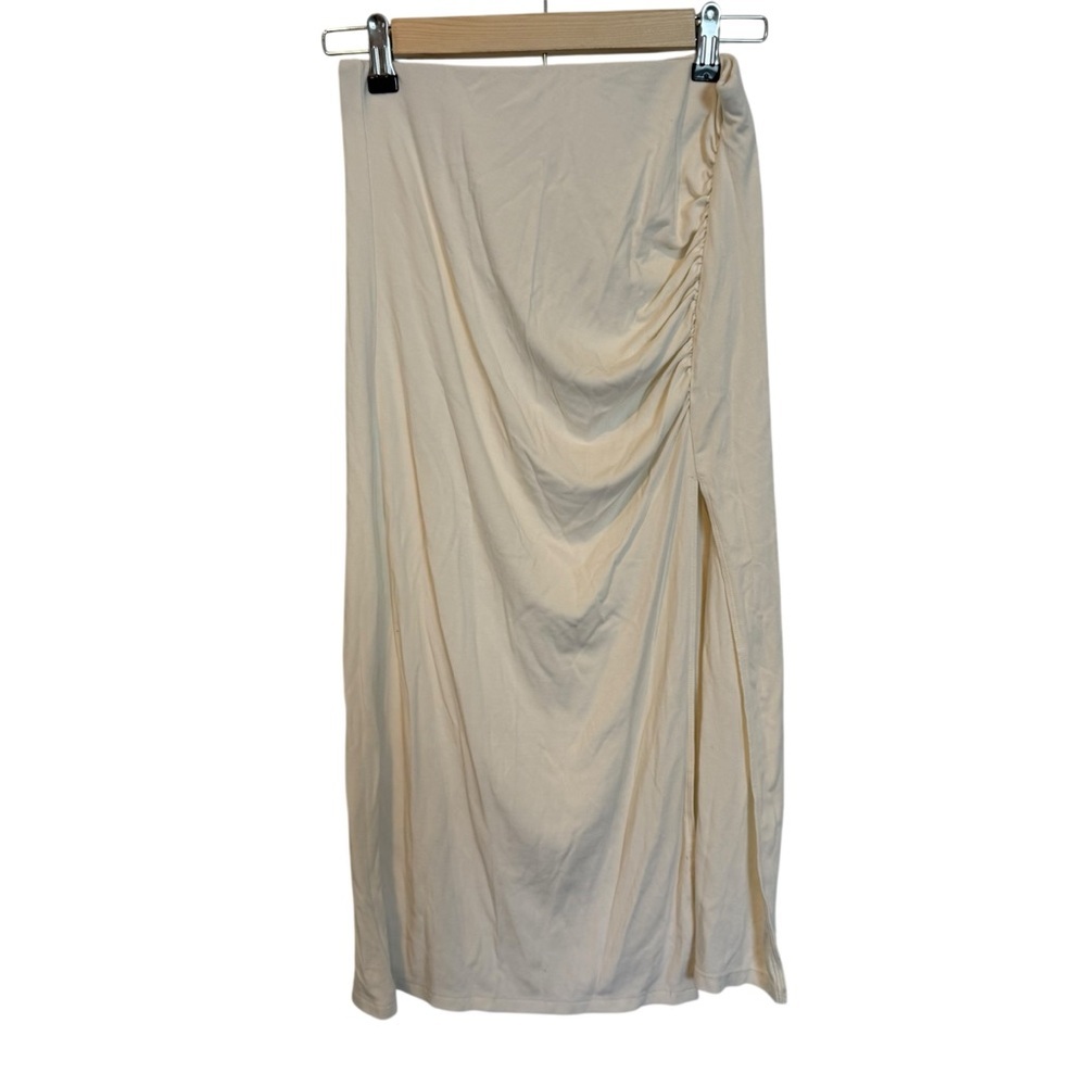 Wilfred by Aritzia Womens Vespa Side Slit Ruched Midi Skirt in Cream Medium - Picture 6 of 9